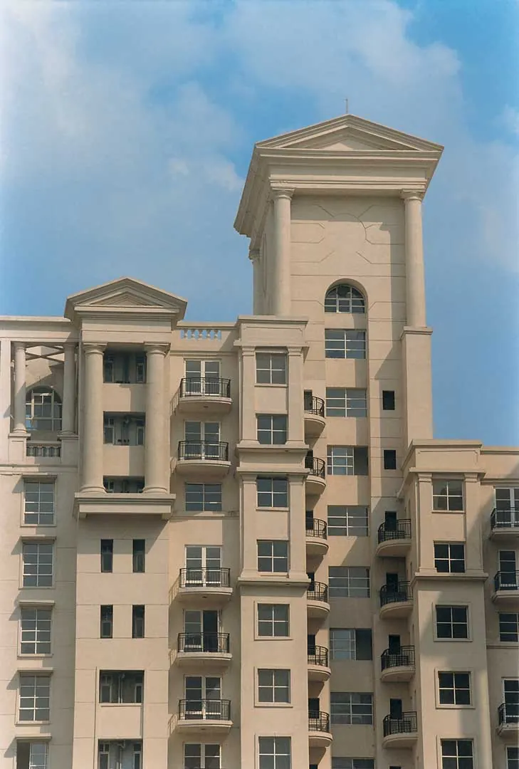 DLF Hamilton Court, photo 2