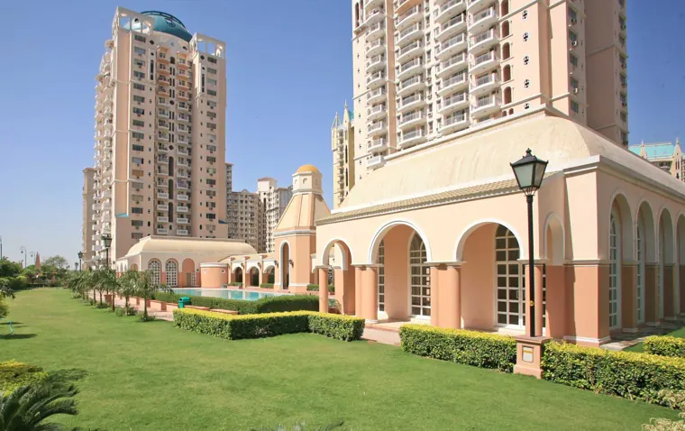 DLF Trinity Towers, DLF Phase 5